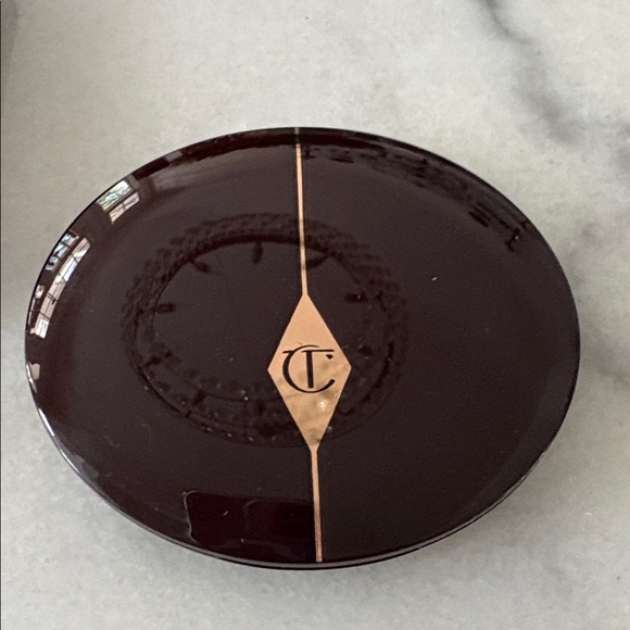 New Charlotte Tilbury 

Swish + pop blusher 
Color: Walk of no Shame 0.28 ounce - Picture 5 of 6